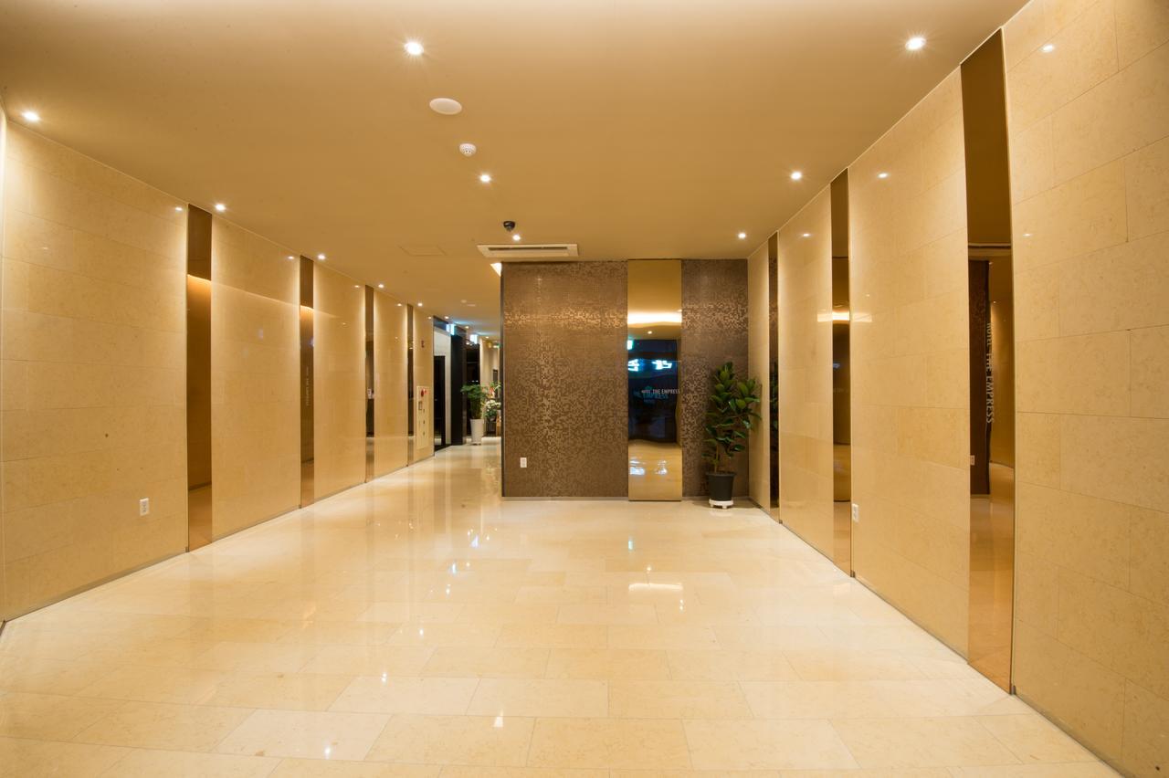The Empress Hotel Daejeon Buitenkant foto